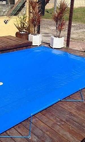 Capa protetora para piscina de fibra